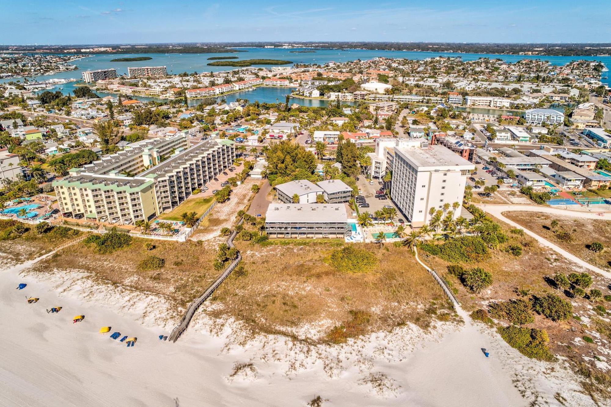 Sand Dunes Townhome C1 St. Pete Beach Exterior photo